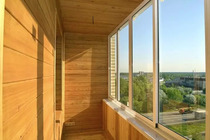 Балкони бүрхүүл хавтанг хаяж (66 зураг): Euroutram ба модон албадын онцлог шинж чанарууд 10003_2