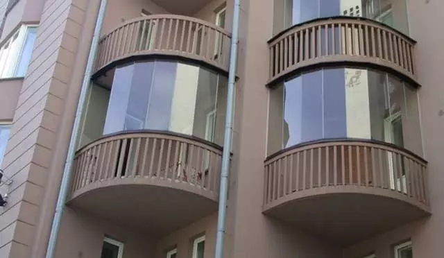 Logjiden balkon arasındaki fark nedir? 47 Fotoğraf Yasadaki fark nedir? Dairedeki tasarımlar arasındaki temel farklılıklar. Lojgia ve balkon nasıl belirlenir? 10018_29