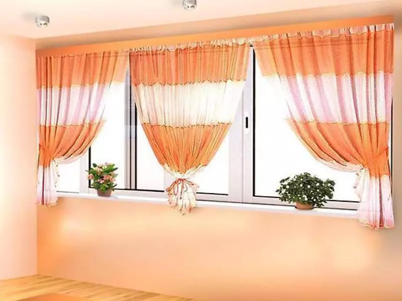 陽台上的窗簾（115張照片）：陽台窗簾設計的想法。如何掛漂亮的窗簾？光篷布窗簾和其他選擇設計 10025_58