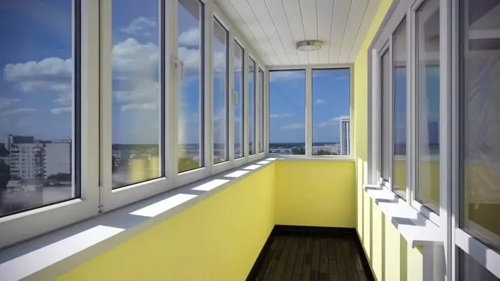 Balcone vetri di profilo in alluminio (51 foto): Caratteristiche del balcone Cornici in alluminio, tipi di finestre di vetri freddi e caldi, sistemi luminosi e gonfiati 10026_11