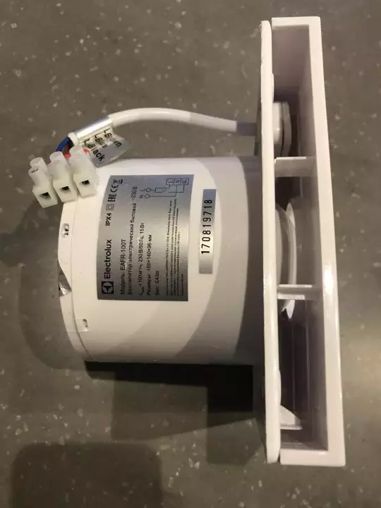 Ventilatori del bagno: modelli di scarico silenziosi con valvola di ritegno e sensore di umidità, altri modelli per il disegno, le loro taglie 10047_53