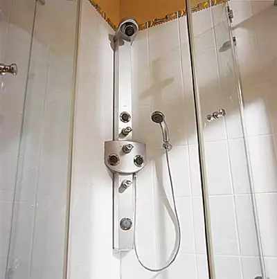 Soul Mixer (83 fotogrāfijas): Pārskats par dušas sistēmām ar elastīgu laistīšanas var, stūra celtnis un daudzfunkciju slēdži, citi 10048_61