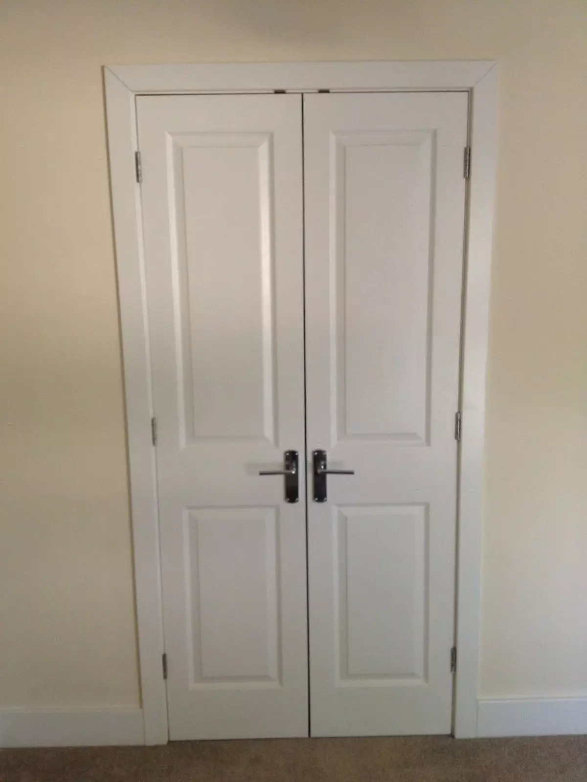 Plastic doors in the bathroom: pros and cons of PVC doors to the bathroom, selection of plastic doors 10056_6
