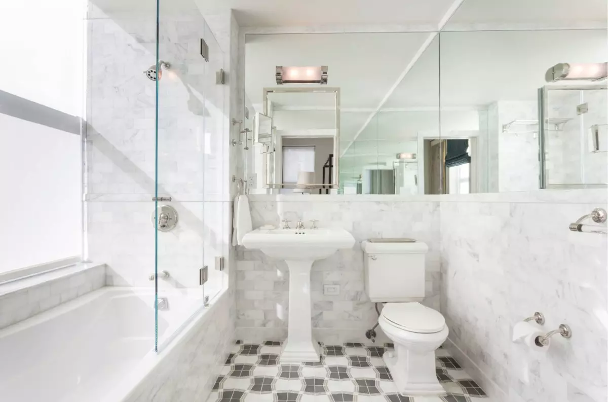 Plomberie pour la salle de bain (63 photos): élite italienne et allemande plomberie pour la salle de bain, vue d'ensemble de la marque IKEA et autres 10057_11
