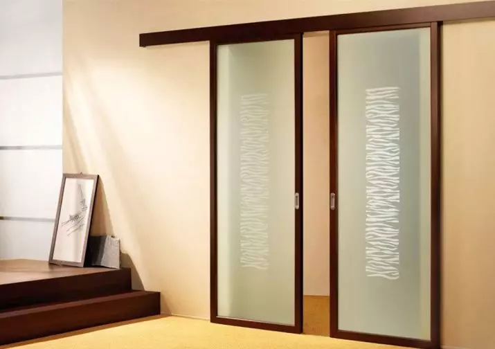 Schiebetüren im Badezimmer (42 Fotos): Türen und Coupé, Tipps zur Auswahl von Interroom-Türen im Badezimmer 10059_21