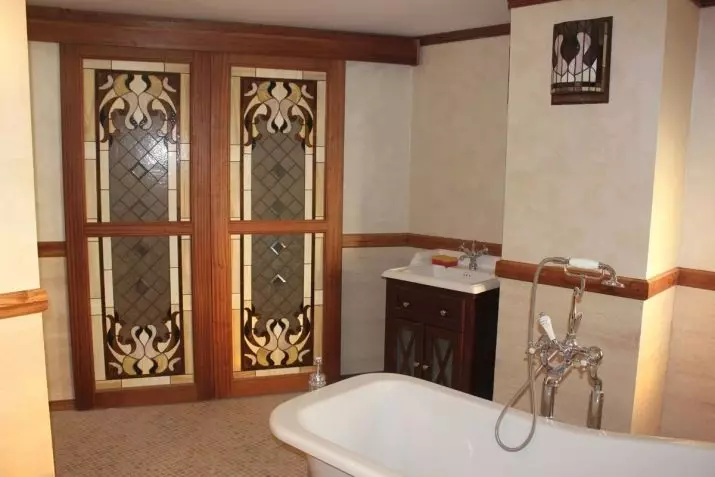 Розсувні двері у ванну кімнату (42 фото): види дверей-купе, поради щодо вибору міжкімнатних дверей в санвузол 10059_39
