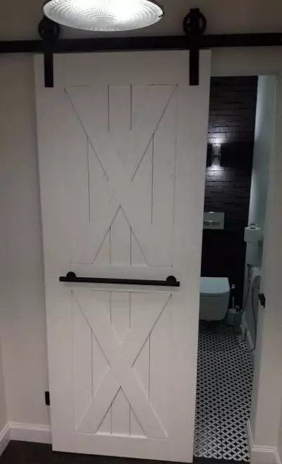 Клизна врата у купатилу (42 фотографије): Врата и купе, савети за избор врата у купатило у купатилу 10059_41
