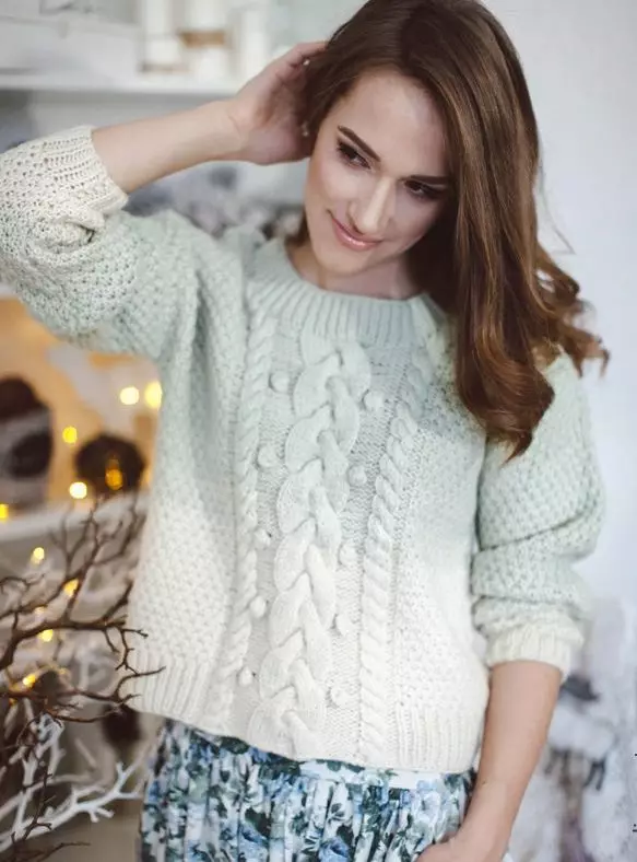 Swetry z warkoczami (41 zdjęć): popularne wzory i kolory 2021 1005_24