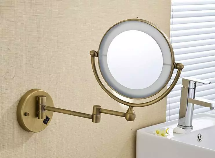 Espejo con iluminado en el baño (100 fotos): espejos con cinta LED 60, 90, 110 y 120 cm, la elección de los espejos cosméticos grandes y caros 10061_83