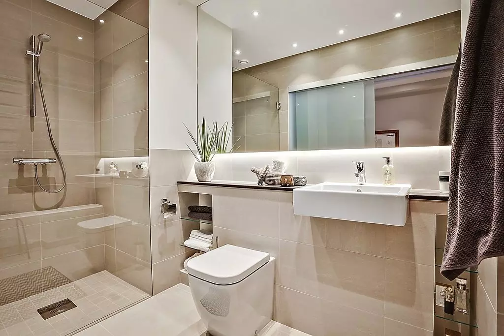 Kylpyamme 5 neliömetriä. m WC: n kanssa (62 valokuvaa): Yhdistetyn kylpyhuoneen suunnittelu pesukoneella ja ilman, sisustusvaihtoehtoja 10064_48