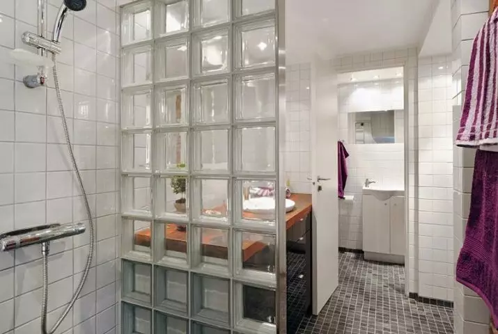 Kylpyamme 5 neliömetriä. m WC: n kanssa (62 valokuvaa): Yhdistetyn kylpyhuoneen suunnittelu pesukoneella ja ilman, sisustusvaihtoehtoja 10064_54
