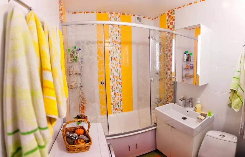 Thiết kế phòng tắm kết hợp với nhà vệ sinh vuông thứ 3. M (76 ảnh): Phòng tắm thiết kế nội thất với máy giặt, đặt một căn phòng nhỏ 10068_19