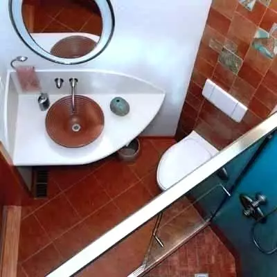 Badkamerontwerp gecombineerd met 3e vierkant toilet. M (76 foto's): Binnenkant van de interieur met een wasmachine, een kleine kamer leggen 10068_25