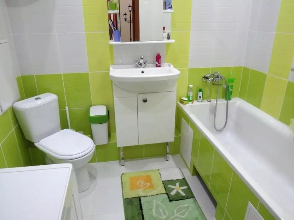 Desain kamar mandi dikombinasikan dengan toilet persegi ke-3. M (76 foto): Kamar mandi desain interior dengan mesin cuci, meletakkan ruangan kecil 10068_35