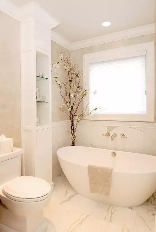 עיצוב אמבטיה בשילוב עם שירותים מרובע 3. M (76 תמונות): עיצוב פנים חדר אמבטיה עם מכונת כביסה, הנחת חדר קטן 10068_60
