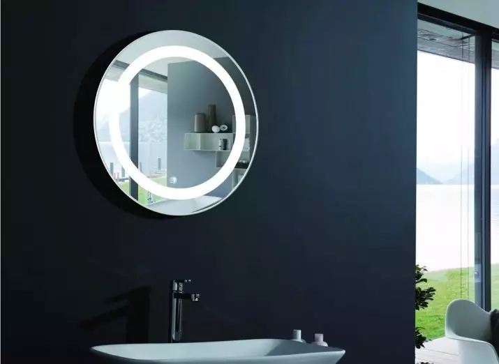 กระจกอุ่นในห้องน้ำ: วิธีการเลือกกระจกที่มีไฟส่องสว่าง, นาฬิกาและต่อต้านธรรมดาในห้องน้ำหรือไม่? คุณสมบัติของกระจกร้อน 10072_27