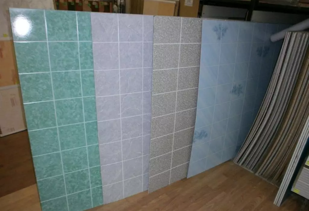 Badezimmerplatten (90 Fotos): Finishing mit feuchtigkeitsbeständigen Acrylpaneelen, Schiebe-Aquapanel mit Zeichnung, Bewertungen 10075_13