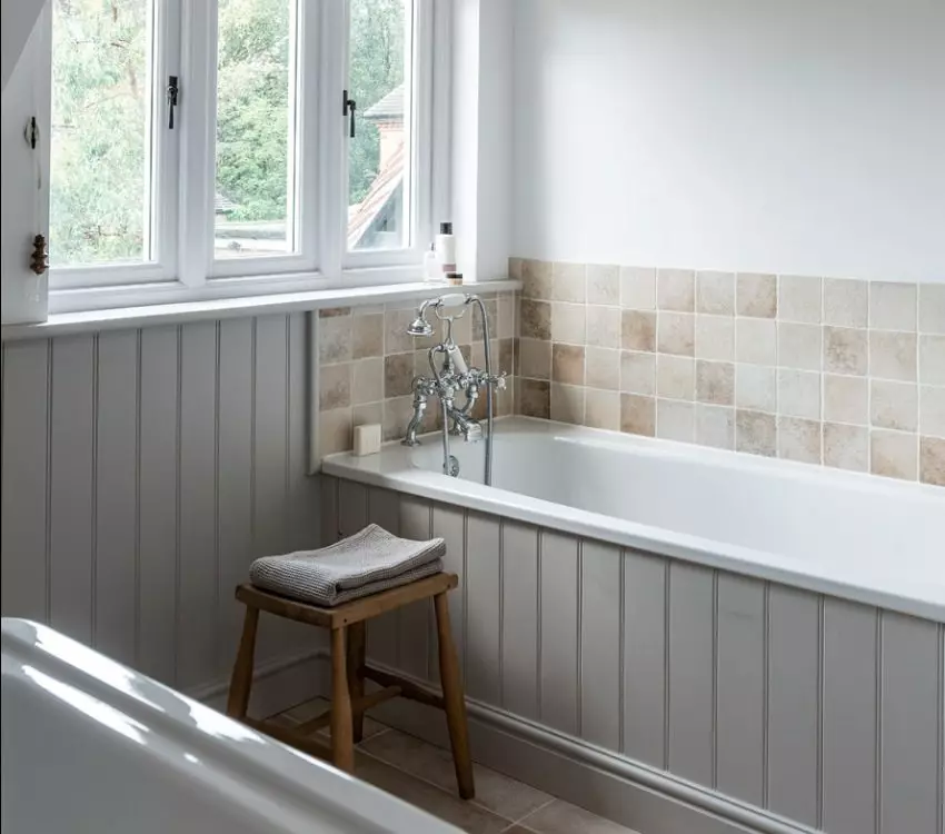 Paneles de baño (90 fotos): Acabado con paneles acrílicos resistentes a la humedad, Aquapanel deslizante con dibujo, comentarios 10075_34