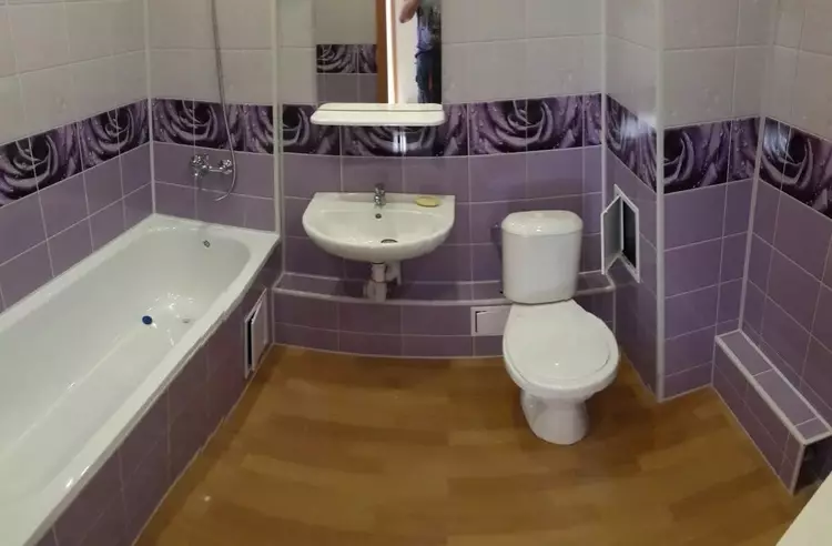 Πάνελ για το πλακάκι μπάνιου (69 φωτογραφίες): Επιλέξτε πλαστικές πλάκες για τοίχους. Πάτωμα πάτωμα από PVC 10080_31