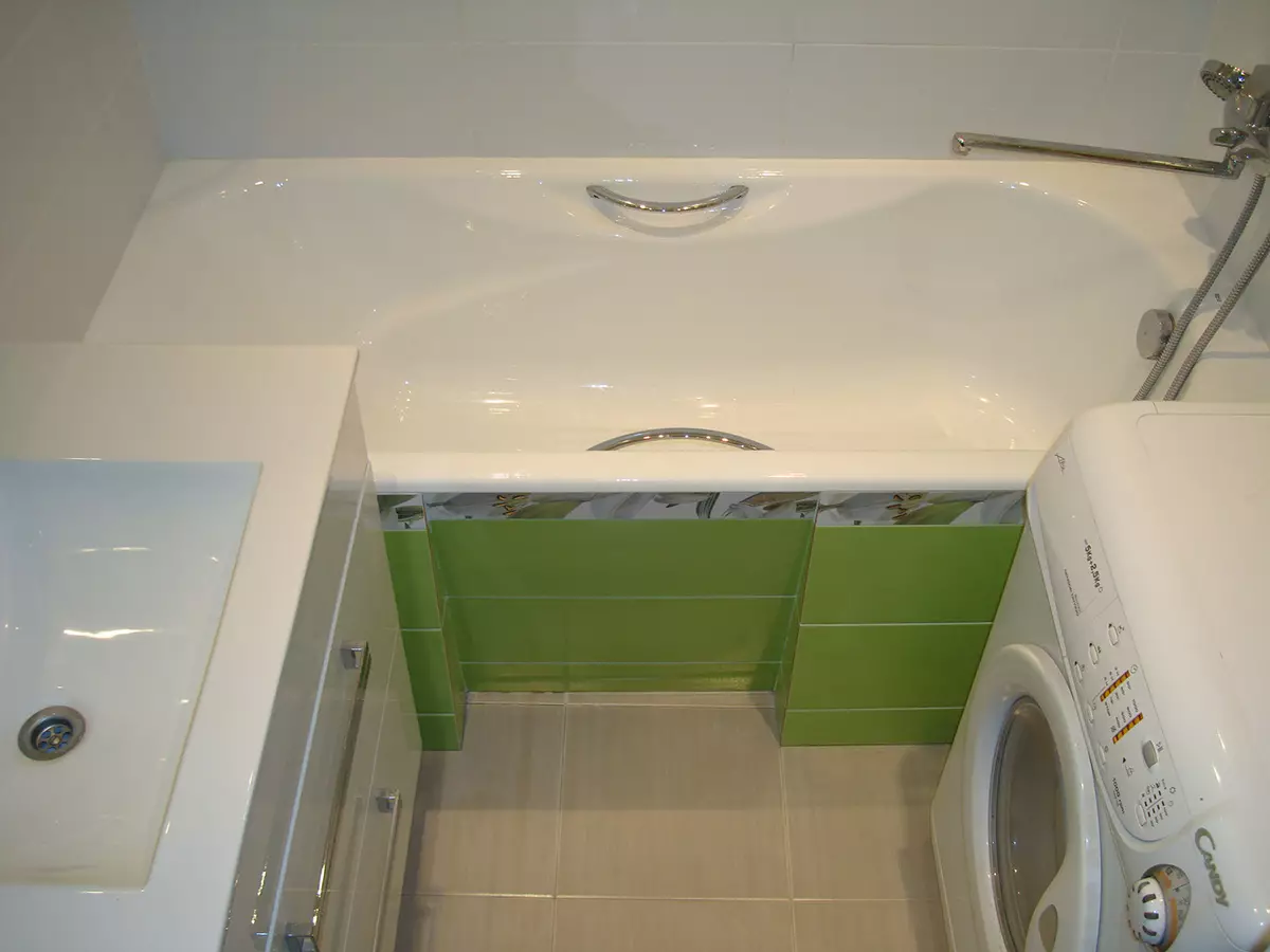 Khrushchev（75枚の写真）にある浴室を組み合わせた浴室：トイレと組み合わせた小さなお風呂のデザイン。部屋はどんなサイズですか？洗濯機が付いているバスルームのインテリアデザインのアイデア 10081_58