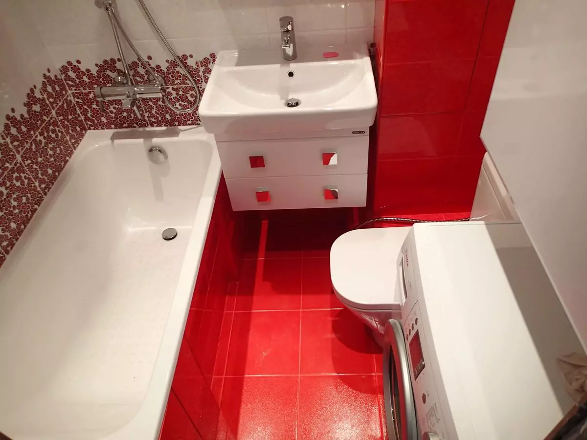 Khrushchev（75枚の写真）にある浴室を組み合わせた浴室：トイレと組み合わせた小さなお風呂のデザイン。部屋はどんなサイズですか？洗濯機が付いているバスルームのインテリアデザインのアイデア 10081_59