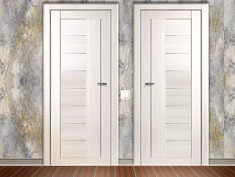 أبواب الحمام والمرحاض (81 صورة): ما الأفضل أن تضع في الغرفة؟ كيفية اختيار الأبواب للحمام؟ نظرة عامة على النماذج البلاستيكية والانزلاق والعرض والأبعاد الأخرى للأبواب 10083_14