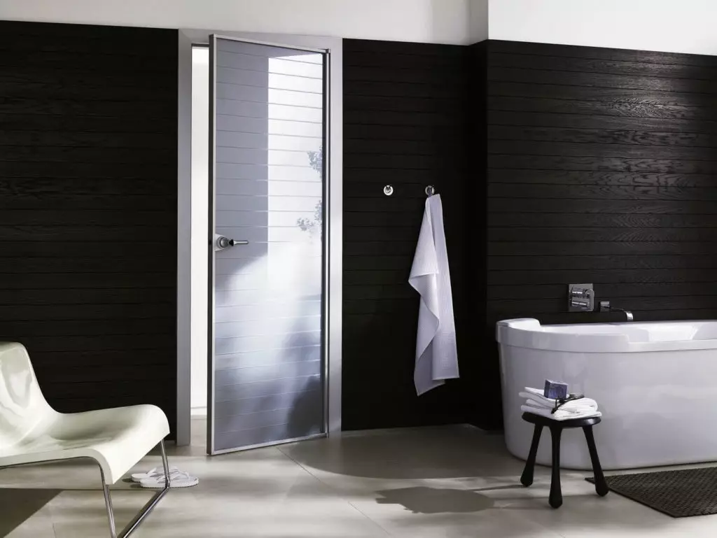 浴室和廁所的門（81張照片）：更好的放在房間裡？如何選擇浴室的門？門的塑料和滑動模型，寬度和其他尺寸的概述 10083_6