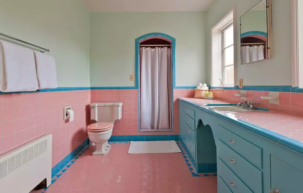 Plave pločice za kupaonicu (50 slike): Zidne keramičke pločice plave u kupatilu, Laguna prikupljanje i druge serije iz Rusije 10107_42