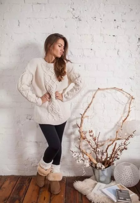 Baltas megztinis (65 nuotraukos): megzti, balta, juoda, didelio poravardžių džemperis nuo verpalų, kaip balinti moterų vilnonį megztinį namuose 1011_41
