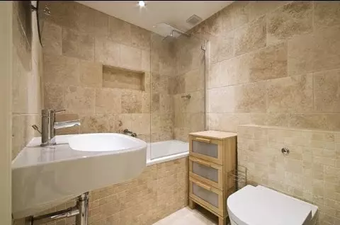Gạch màu be cho phòng tắm (50 ảnh): Thiết kế gạch mờ và bóng trong màu be, gạch men trong nội thất và các tùy chọn khác 10120_33