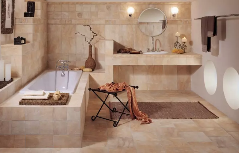 Piastrelle beige per il bagno (50 foto): Design di piastrelle opache e lucide in colori beige, piastrelle in ceramica all'interno e altre opzioni 10120_34