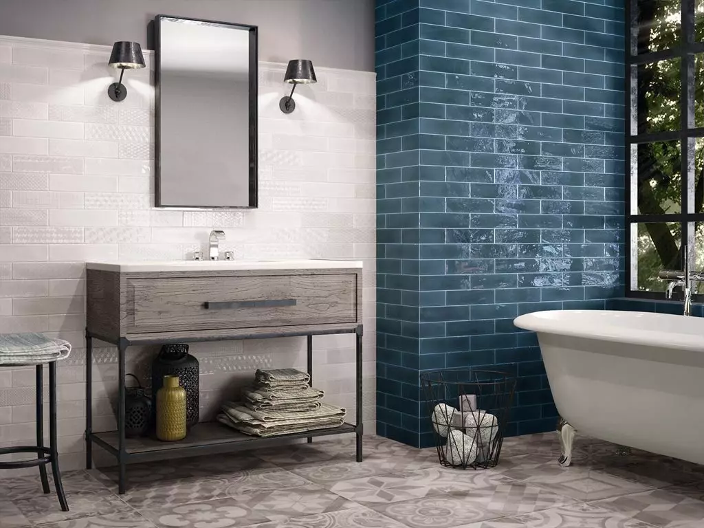 バスルームの灰色のタイル（44枚の写真）：浴室の濃い灰色と薄い灰色のタイル。灰色の色のマットセラミックと他のタイル 10126_31