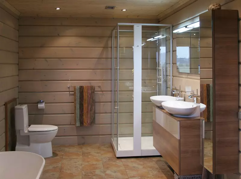 Ванна кімната в дерев'яному будинку (97 фото): дизайн і обробка душової в будинку з бруса, цікаві рішення для інтер'єру, варіанти облаштування 10138_57