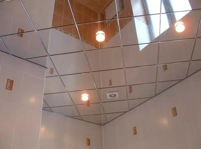 Diseño de baño 4 metros cuadrados. M (97 fotos): Modernos diseños de interiores de una habitación pequeña 4 metros cuadrados, ideas de planificación 10139_83