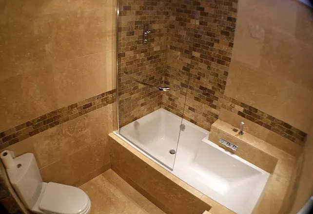 Fürdőszoba design 4 négyzetméter. M (97 fotók): Egy kis szoba modern belsőépítészeti tervek 4 négyzetméter, tervezési ötletek 10139_88
