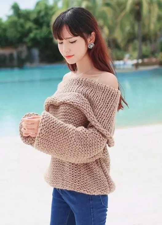 Sweater met open schouders (50 foto's): met één open schouder, met uitsparingen op schouders, lange mouwen, met wat te dragen 1013_41