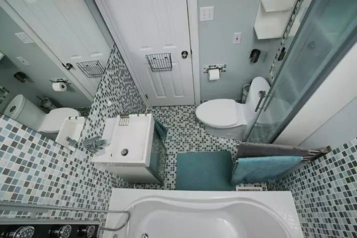 ห้องน้ำใน Khrushchev (97 รูป): การออกแบบห้องเล็ก ๆ ตัวเลือกการตกแต่งห้องพักขนาดเล็กมาตรฐานตัวอย่างภายใน 10144_93