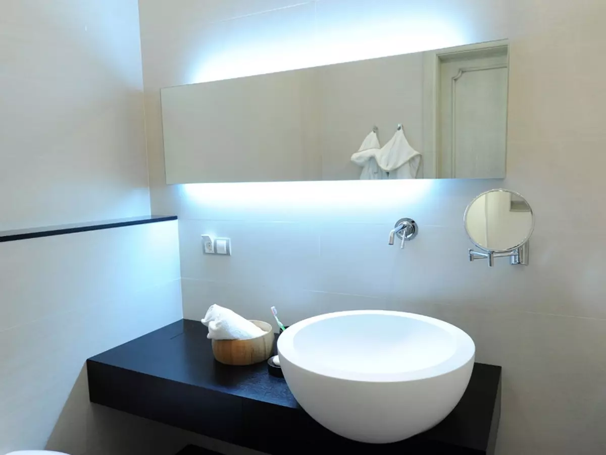Banyo tasarımı (170 fotoğraf): Projeler 2021 ve iç tasarım fikirleri. Oda nasıl donanım? Tasarımcılardan düzenleme için basit ve elit seçenekleri 10147_122