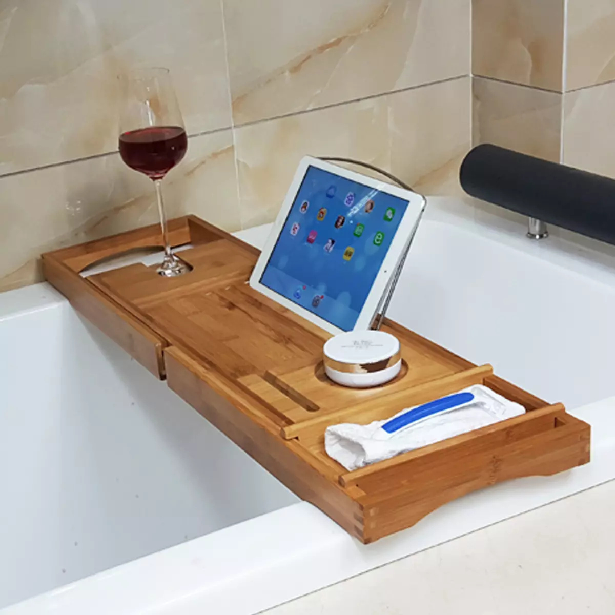 Bath Stands: Varieties Banyo Tables, IKEA Brand Pangkalahatang-ideya at iba pa, kahoy na nakatayo at iba pa 10150_23