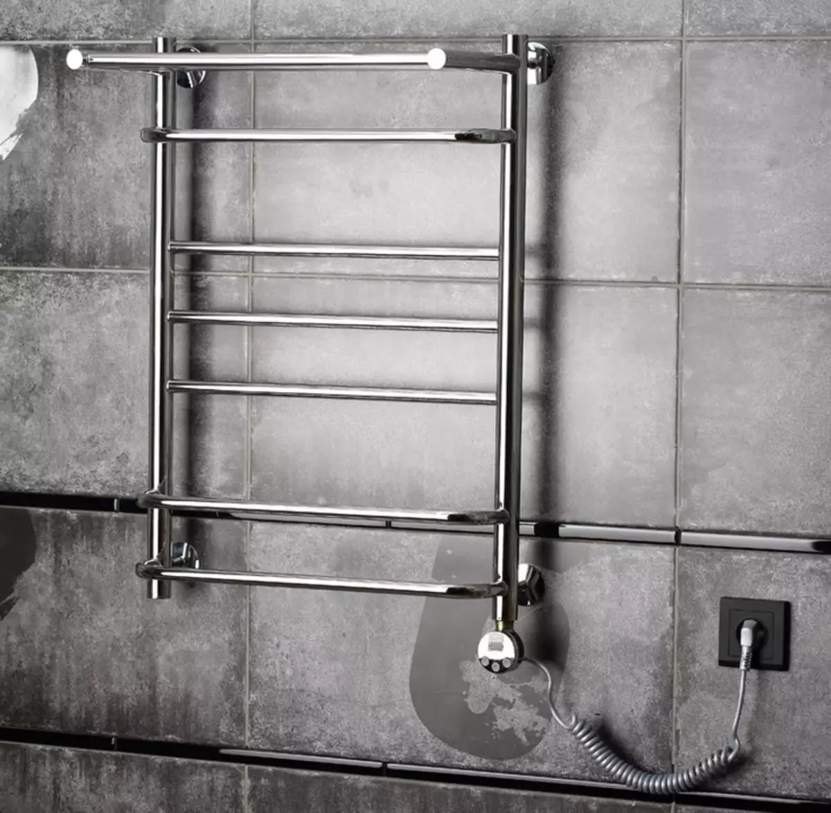 Elektrische handdoekrails voor de badkamer: modellen met thermostaat en zonder. Hoe een slang te kiezen? Eigendom beoordelingen 10151_32