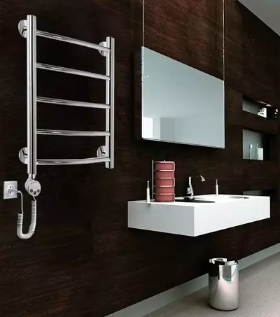 Elektriskie dvieļu sliedes vannas istabai: modeļi ar termostatu un bez. Kā izvēlēties čūsku? Īpašumtiesību atsauksmes 10151_34