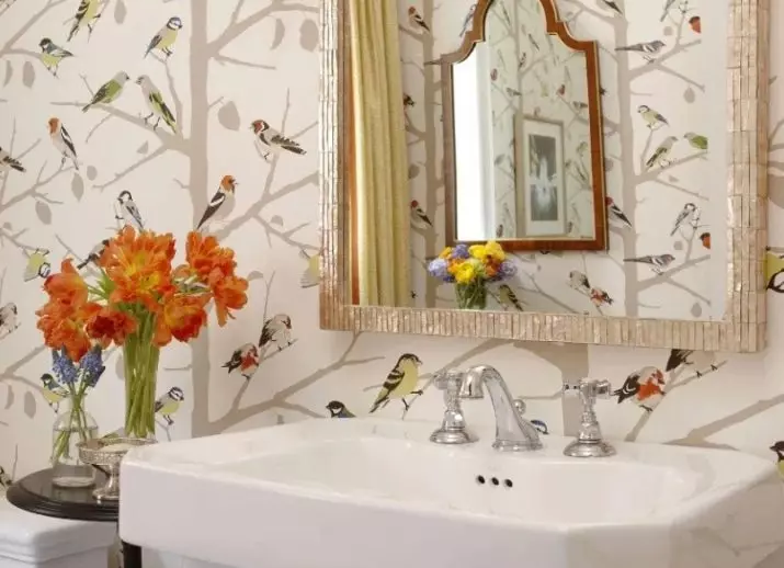 Bakgrund i badrummet (120 bilder): Funktioner av vattentät foto tapeter, tvättbar fuktbeständig självhäftande tapet och glas för badrummet. Vad passar bättre? Recensioner 10155_109