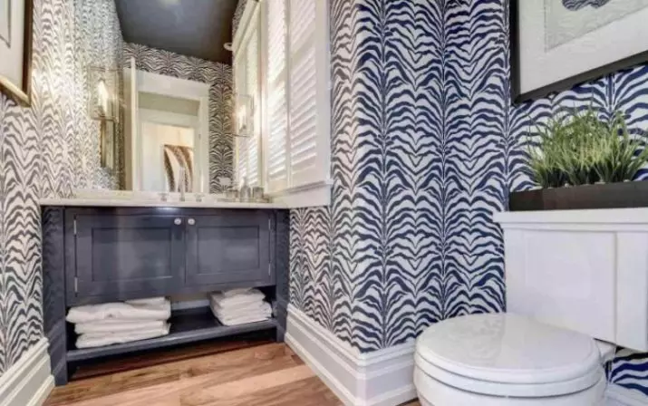 Tapeta v koupelně (120 fotografií): Vlastnosti vodotěsné fotky tapety, omyvatelná samolepicí stěna odolná proti vlhkosti a sklo pro koupelnu. Co je lepší? Recenze 10155_116