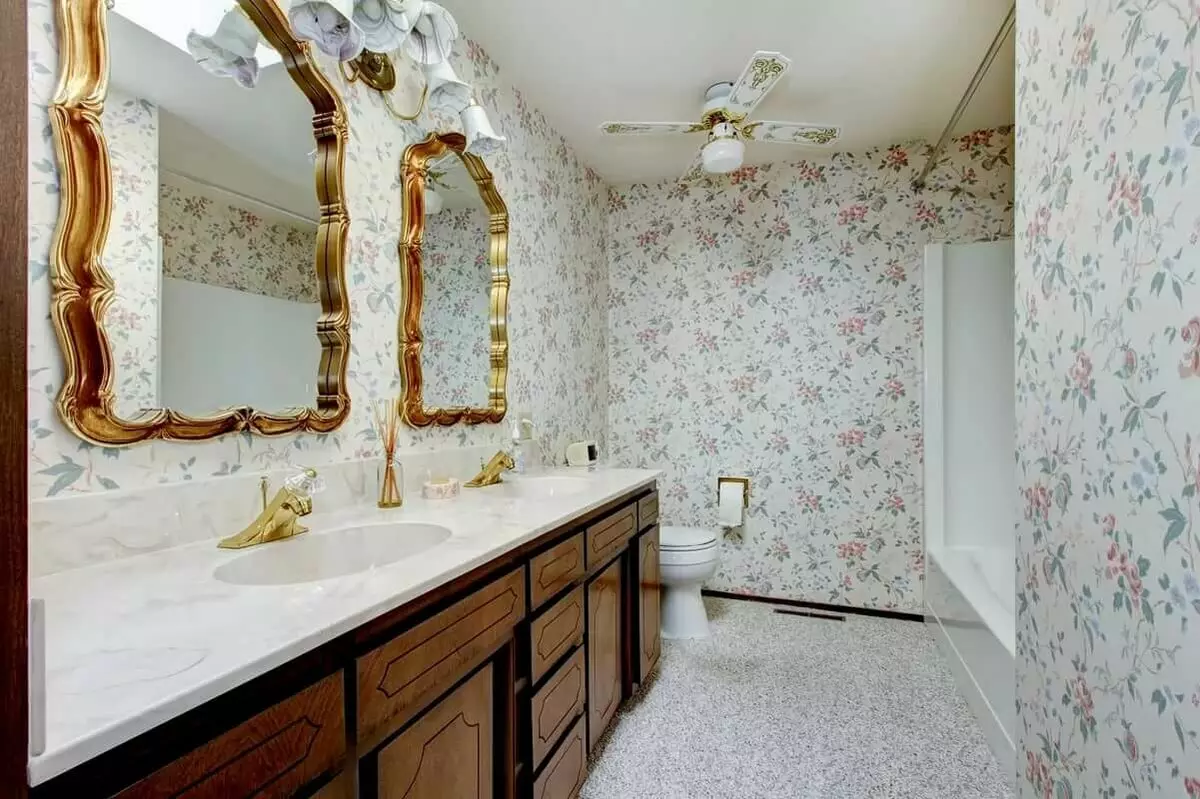 Taustakuva kylpyhuoneessa (120 kuvaa): ominaisuudet vedenpitävä valokuva taustakuva, pestävä kosteutta kestävä itseliimautuva taustakuva ja lasitavarat kylpyhuoneelle. Mikä parempi sovi? Arvostelut 10155_5