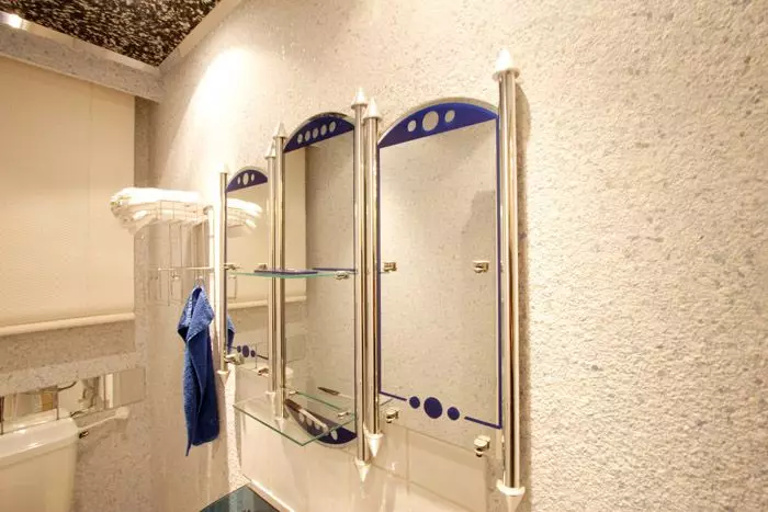 Bakgrund i badrummet (120 bilder): Funktioner av vattentät foto tapeter, tvättbar fuktbeständig självhäftande tapet och glas för badrummet. Vad passar bättre? Recensioner 10155_53