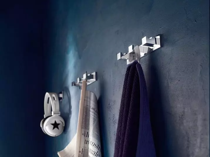 Lisävarusteet kylpyhuoneessa (107 kuvaa): tyypit ja sarjat kylpyhuoneeseen, lisävarusteiden valinta, marmorinen kylpyhuone tarvikkeet Italiasta, esimerkkejä IKEAsta ja muista 10160_25