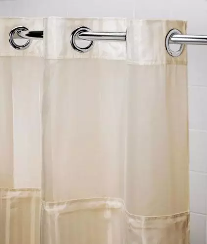 Badkar gardiner (100 bilder): Textilvattenavvisande gardiner, storlekar, vikning och transparenta, rullade och fototraktorer, från IKEA och andra 10162_17