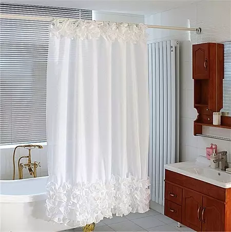 Badkar gardiner (100 bilder): Textilvattenavvisande gardiner, storlekar, vikning och transparenta, rullade och fototraktorer, från IKEA och andra 10162_41
