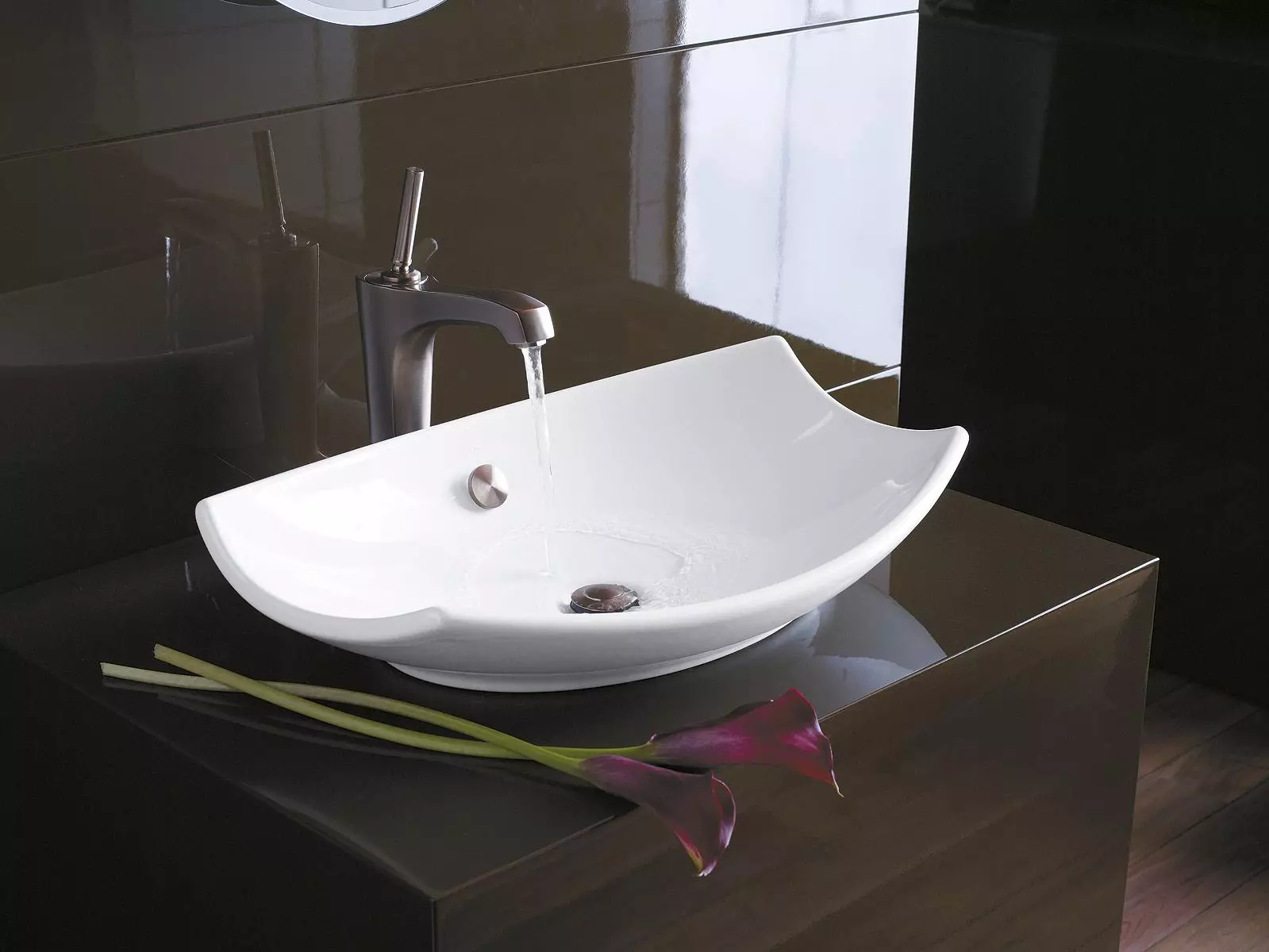 حمام (165 صورة): حوض استحمام ودش في غرفة واحدة. أمثلة جميلة وأنيقة. نختار المنظم. خيارات بيئة العمل، التصميم 10167_115