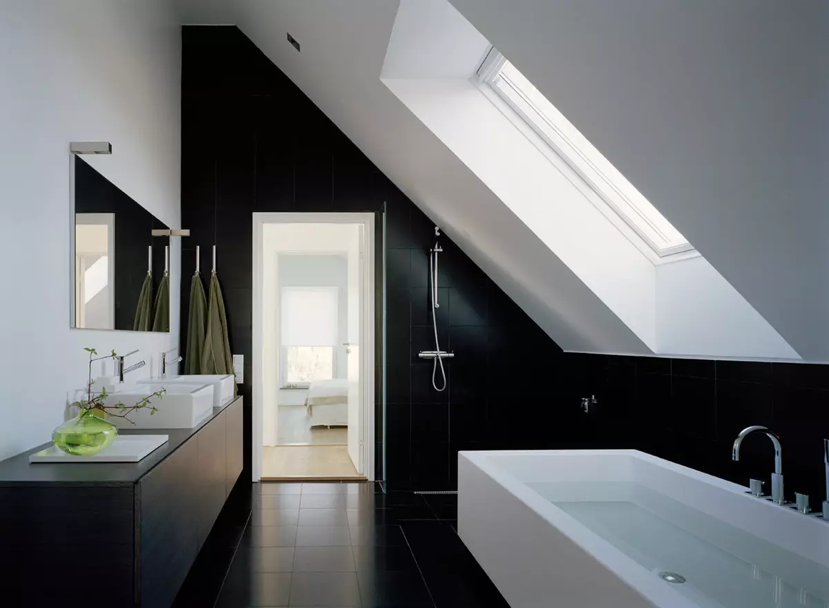 Łazienka (165 zdjęć): wanna i prysznic w jednym pokoju. Piękne i stylowe przykłady. Wybieramy organizatora. Opcje ergonomii, projektowanie 10167_140